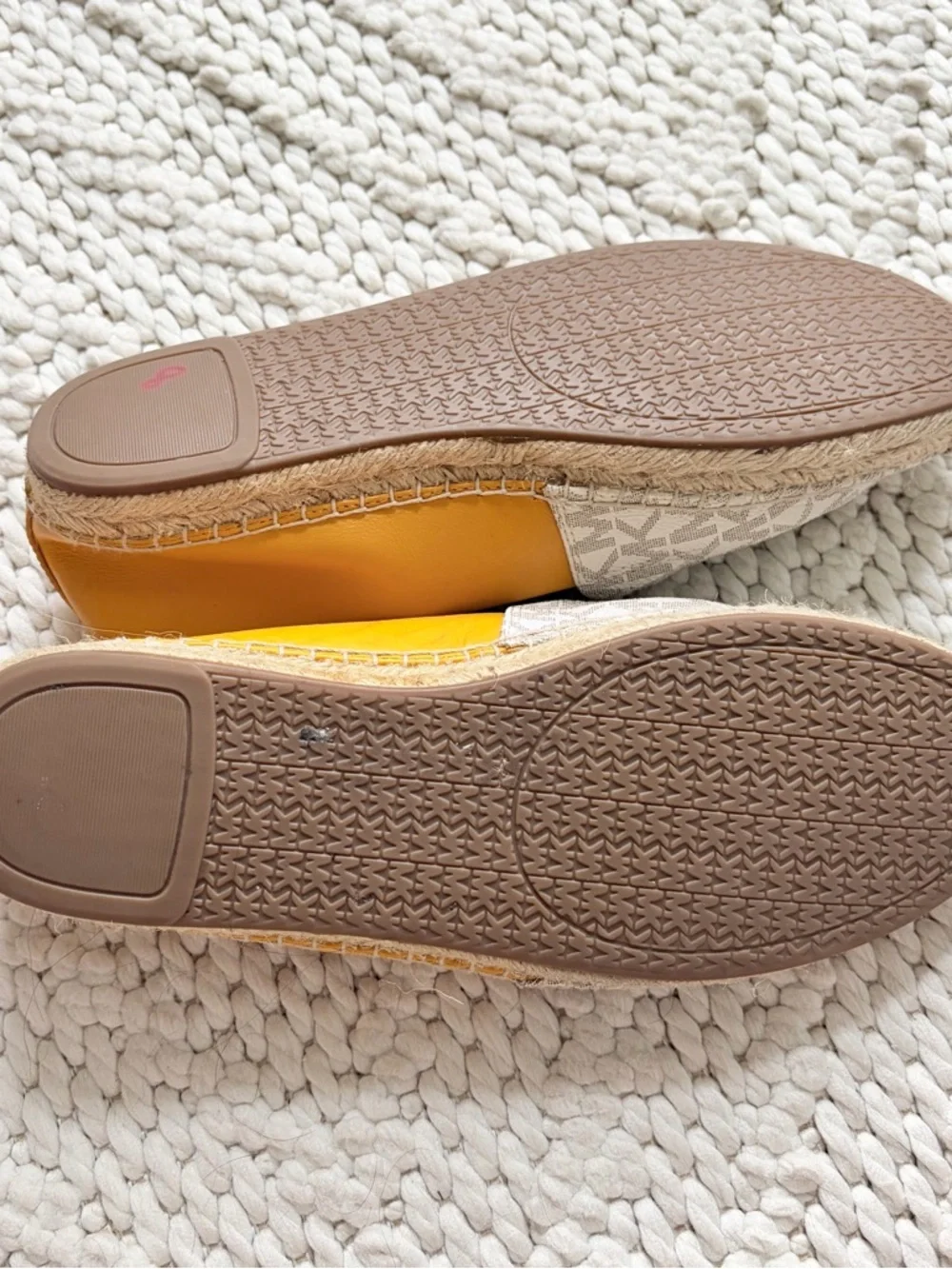 MICHAEL KORS Kendrick Vanilla Logo Espadrille Slip On Flats Yellow Womens 7 EUC